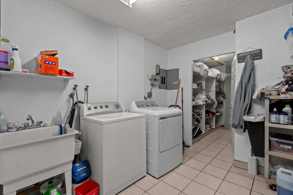 110 1 Avenue N Trochu AB T0M2C0