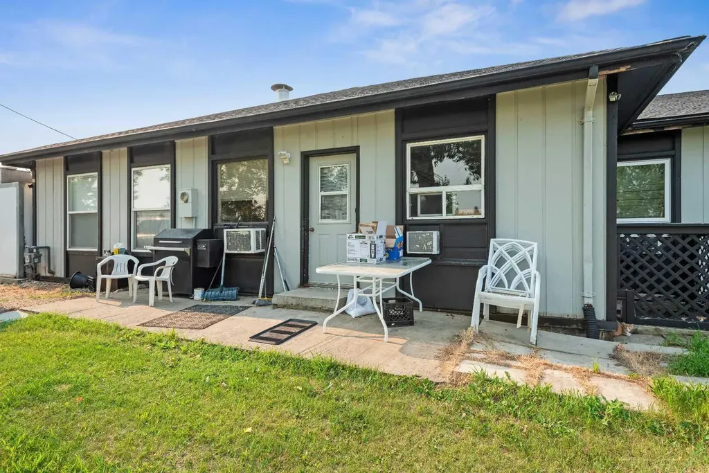 110 1 Avenue N Trochu AB T0M2C0