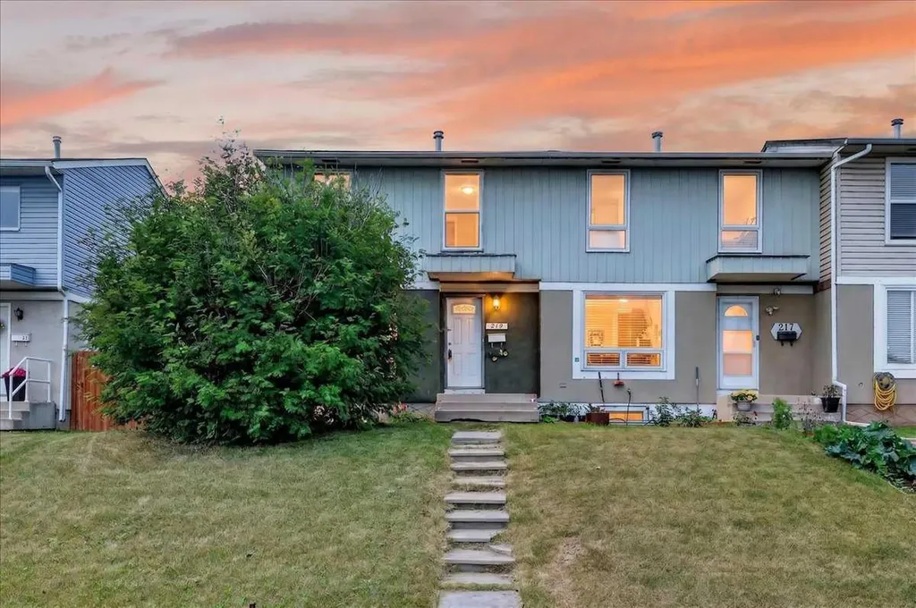 219 Penworth Drive SE Calgary AB T2A 5E2
