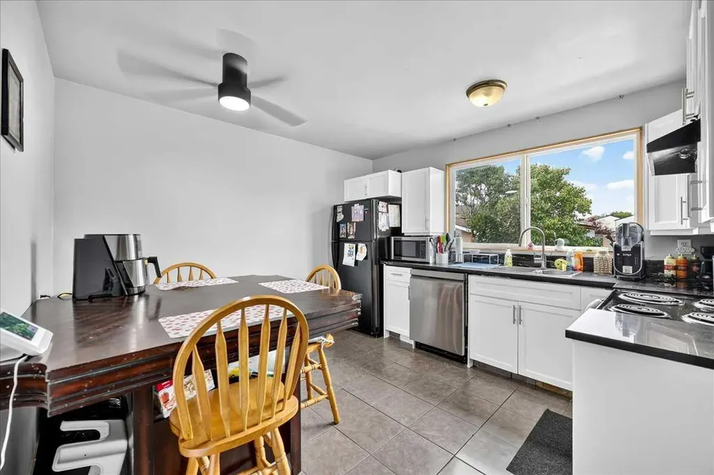 219 Penworth Drive SE Calgary AB T2A 5E2