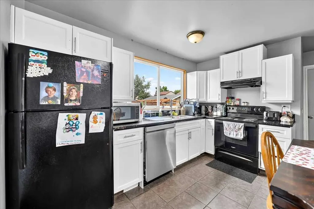 219 Penworth Drive SE Calgary AB T2A 5E2