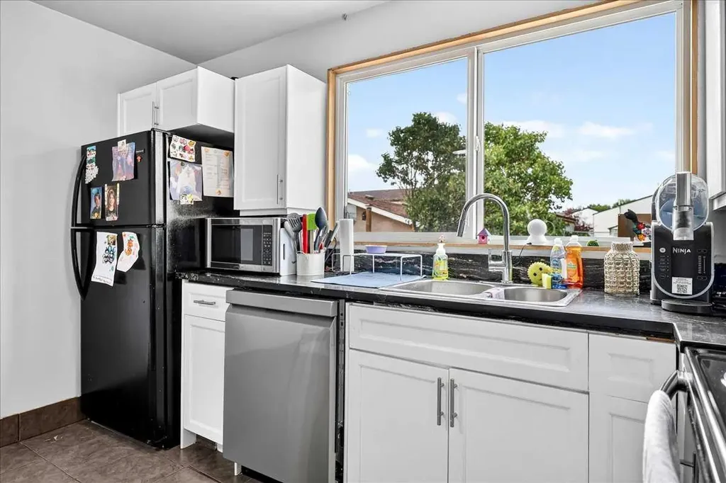 219 Penworth Drive SE Calgary AB T2A 5E2