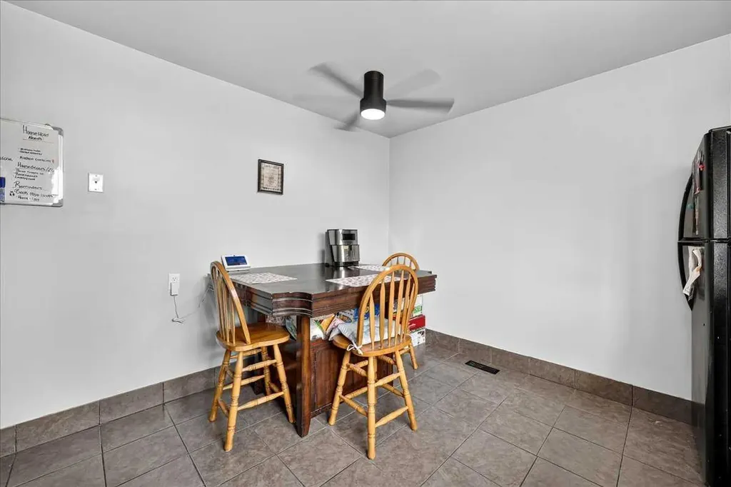 219 Penworth Drive SE Calgary AB T2A 5E2