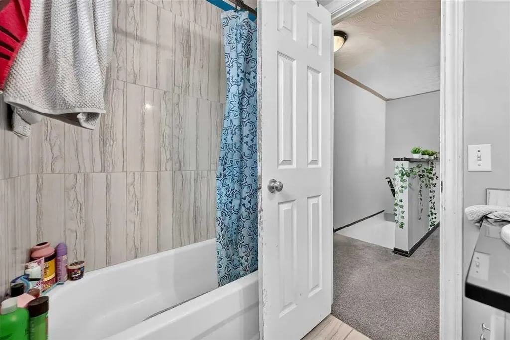 219 Penworth Drive SE Calgary AB T2A 5E2
