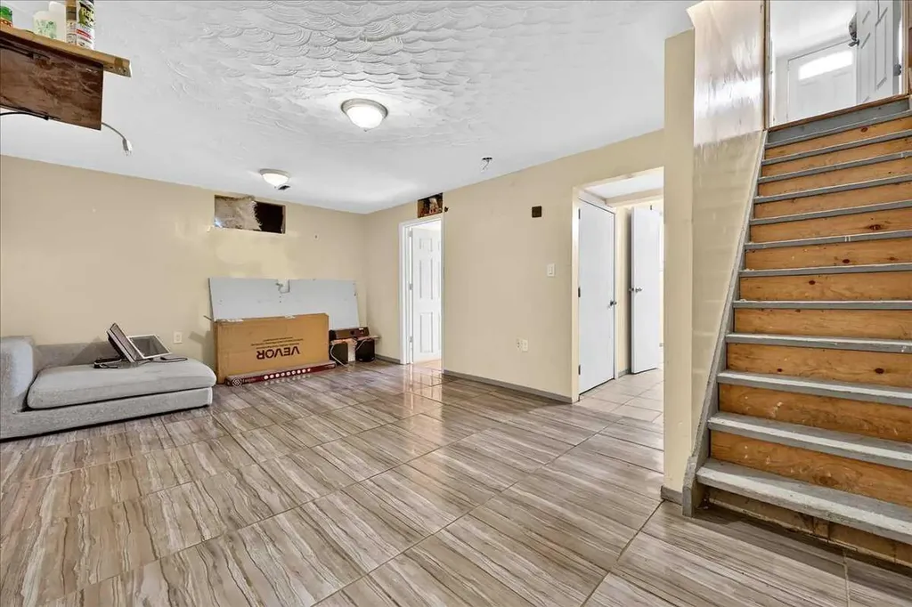 219 Penworth Drive SE Calgary AB T2A 5E2
