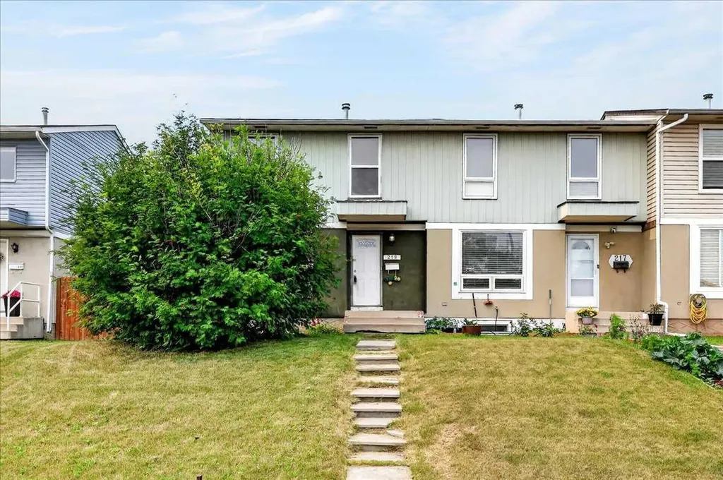 219 Penworth Drive SE Calgary AB T2A 5E2
