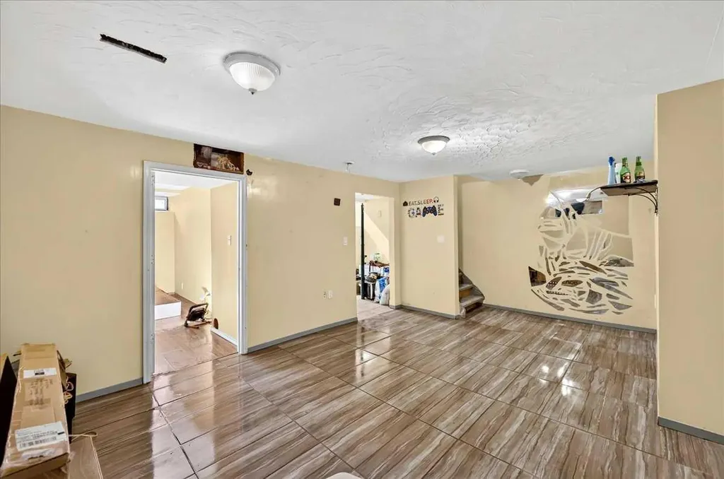 219 Penworth Drive SE Calgary AB T2A 5E2