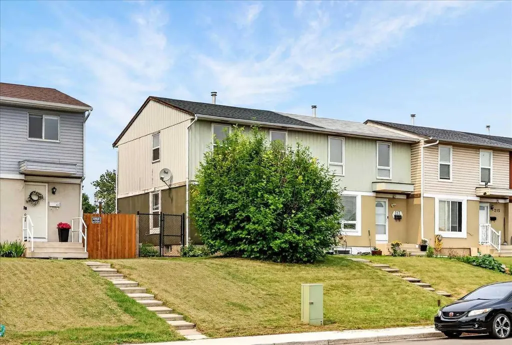 219 Penworth Drive SE Calgary AB T2A 5E2