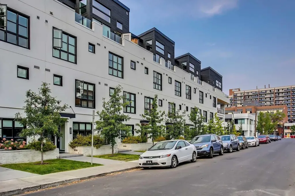 1719 9a Street SW Calgary AB T2T 6S3