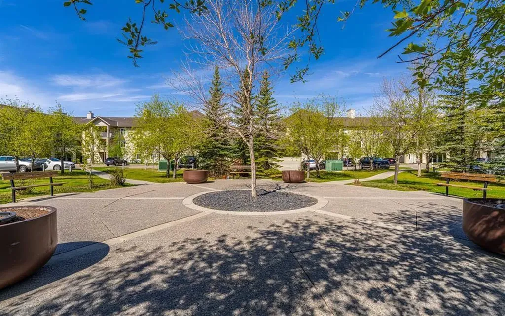 2000 Citadel Meadow Point NW Calgary AB t3g5n5