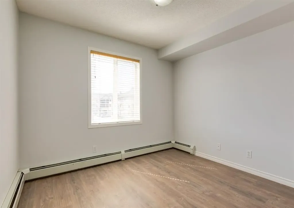 2000 Citadel Meadow Point NW Calgary AB t3g5n5