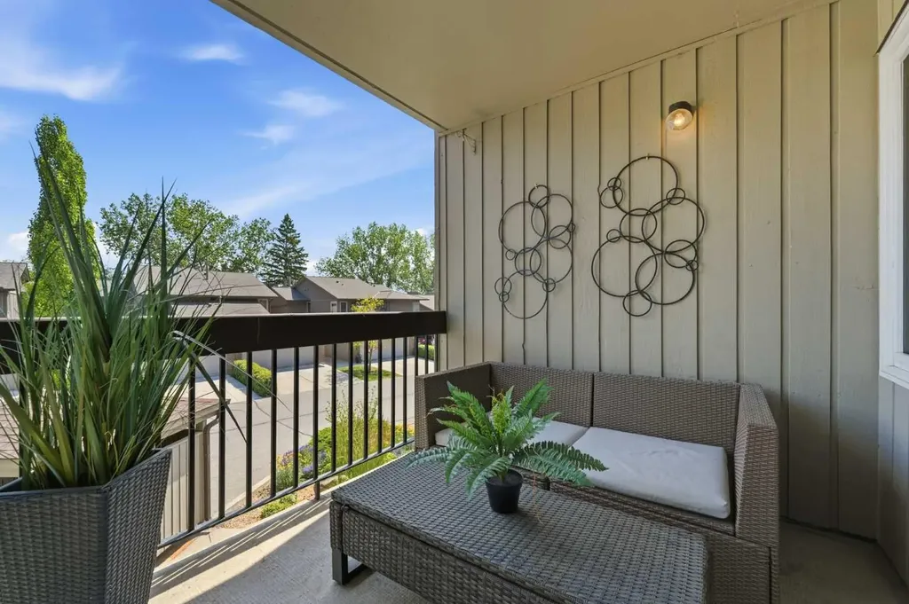 860 Midridge Drive SE Calgary AB T2X 1K1