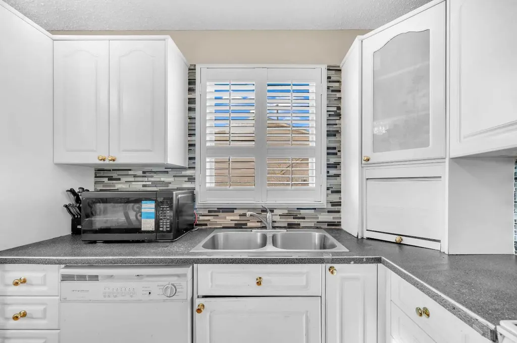 120 Castlebrook Rise NE Calgary AB T3J 1P1
