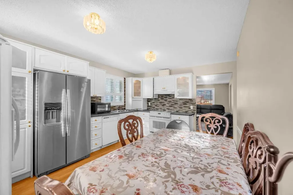 120 Castlebrook Rise NE Calgary AB T3J 1P1