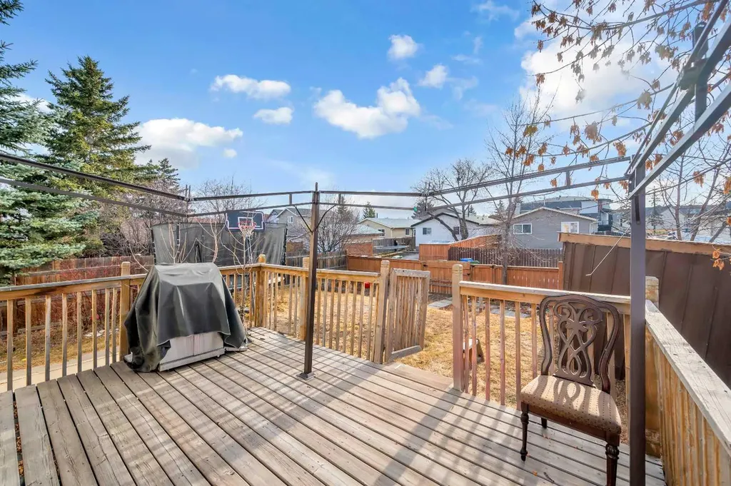 120 Castlebrook Rise NE Calgary AB T3J 1P1