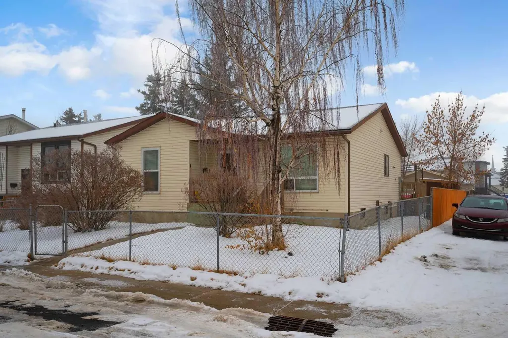 120 Castlebrook Rise NE Calgary AB T3J 1P1