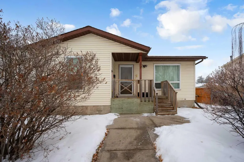 120 Castlebrook Rise NE Calgary AB T3J 1P1