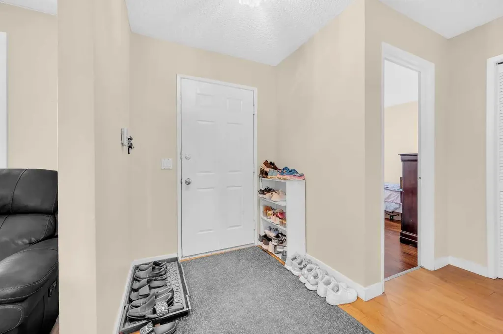 120 Castlebrook Rise NE Calgary AB T3J 1P1