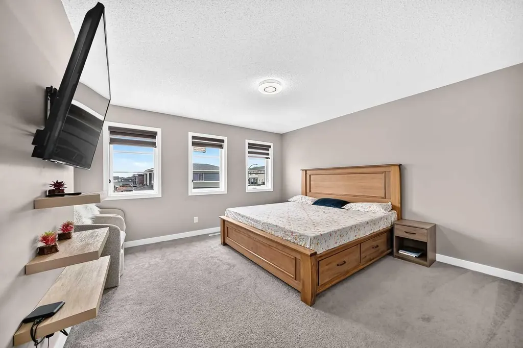 59 Corner Meadows Villas NE Calgary AB T3N 1J5