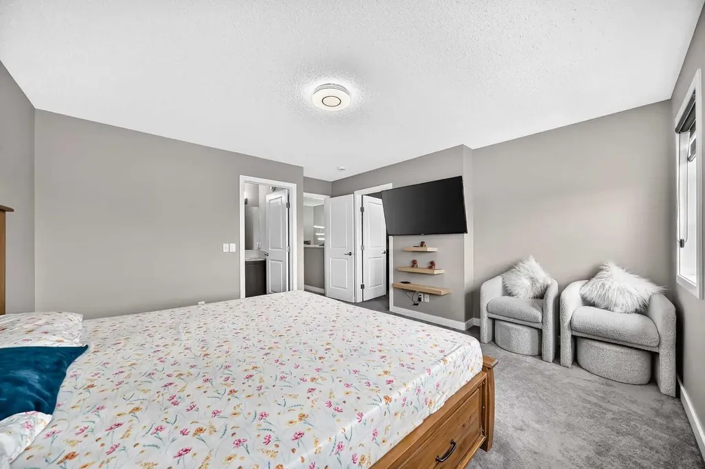 59 Corner Meadows Villas NE Calgary AB T3N 1J5