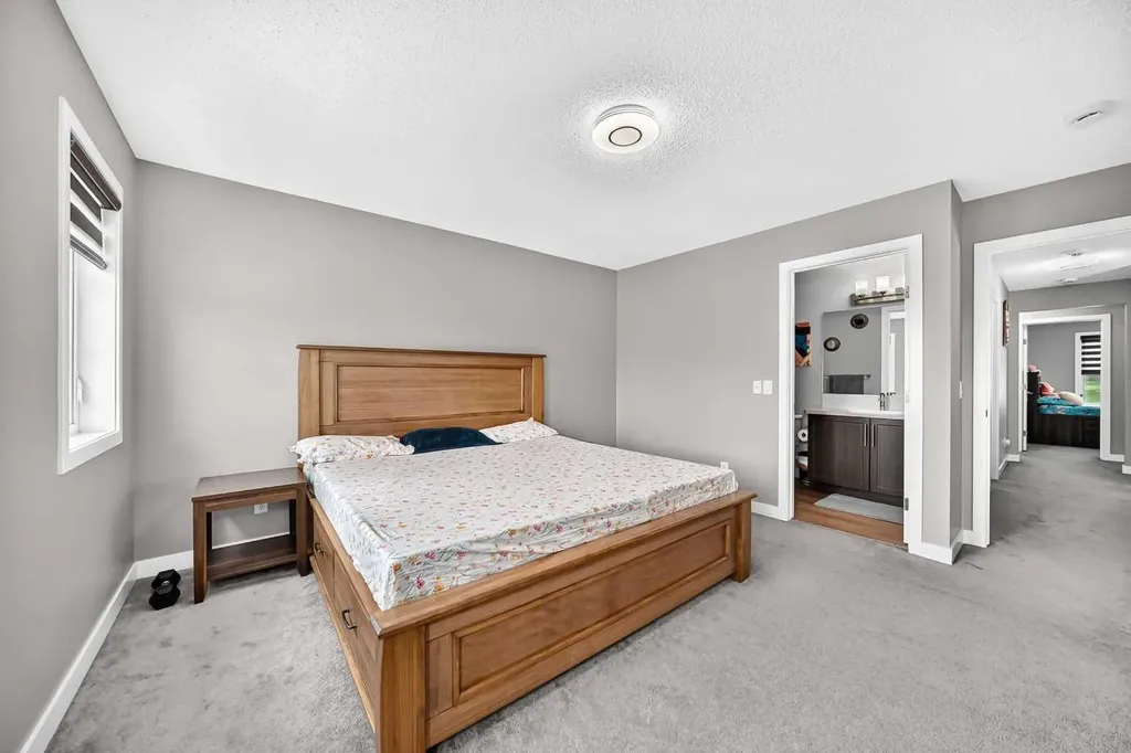 59 Corner Meadows Villas NE Calgary AB T3N 1J5