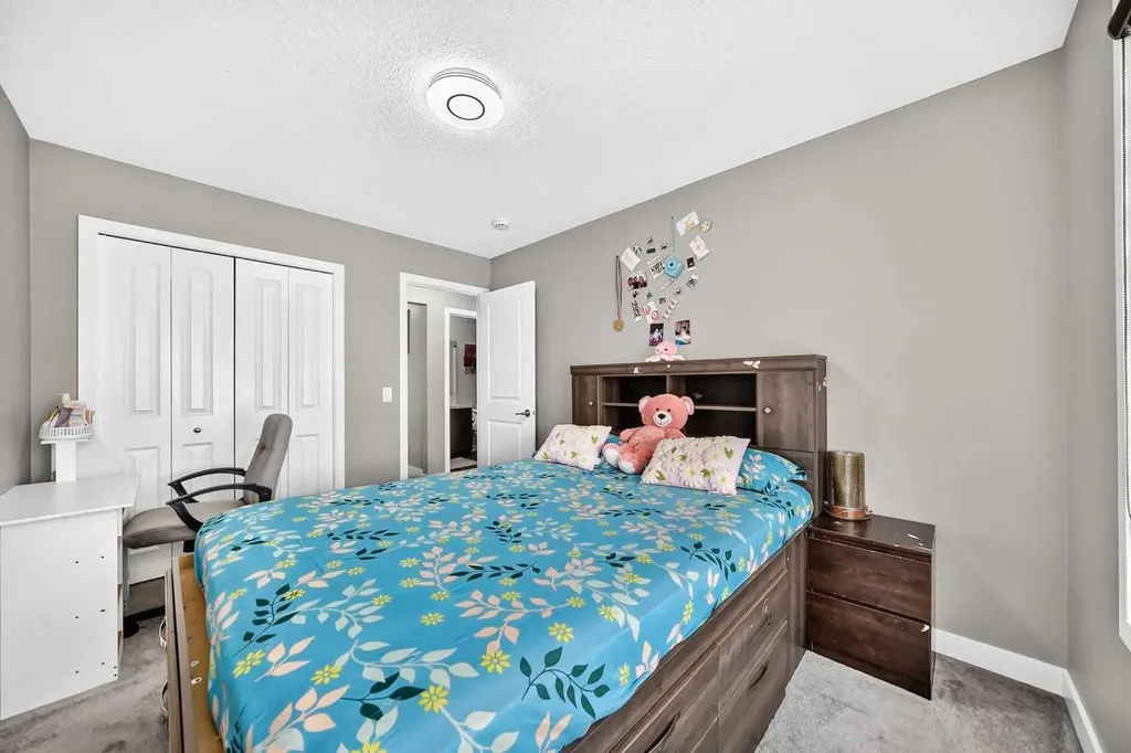 59 Corner Meadows Villas NE Calgary AB T3N 1J5