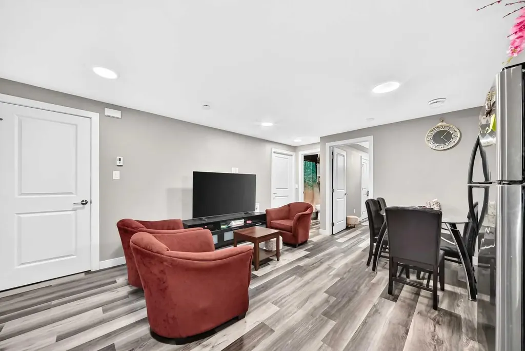 59 Corner Meadows Villas NE Calgary AB T3N 1J5