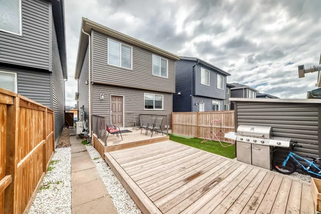 59 Corner Meadows Villas NE Calgary AB T3N 1J5