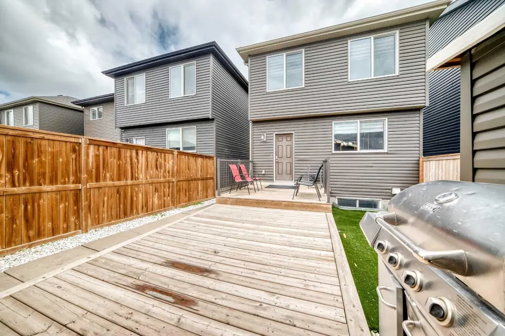 59 Corner Meadows Villas NE Calgary AB T3N 1J5