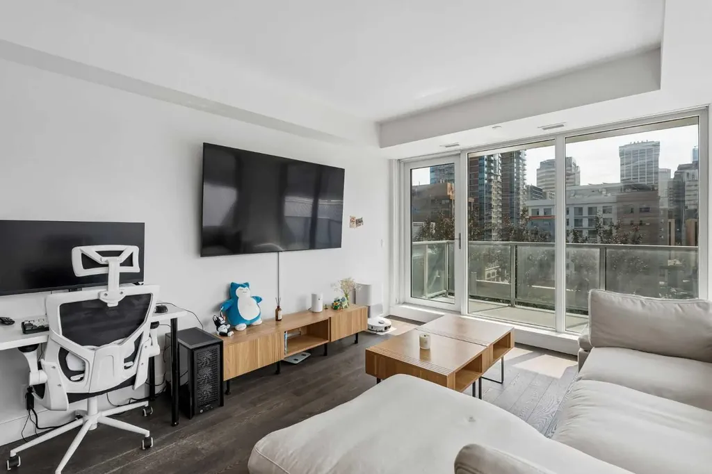 1025 5 Avenue SW Calgary AB T2P 1N4