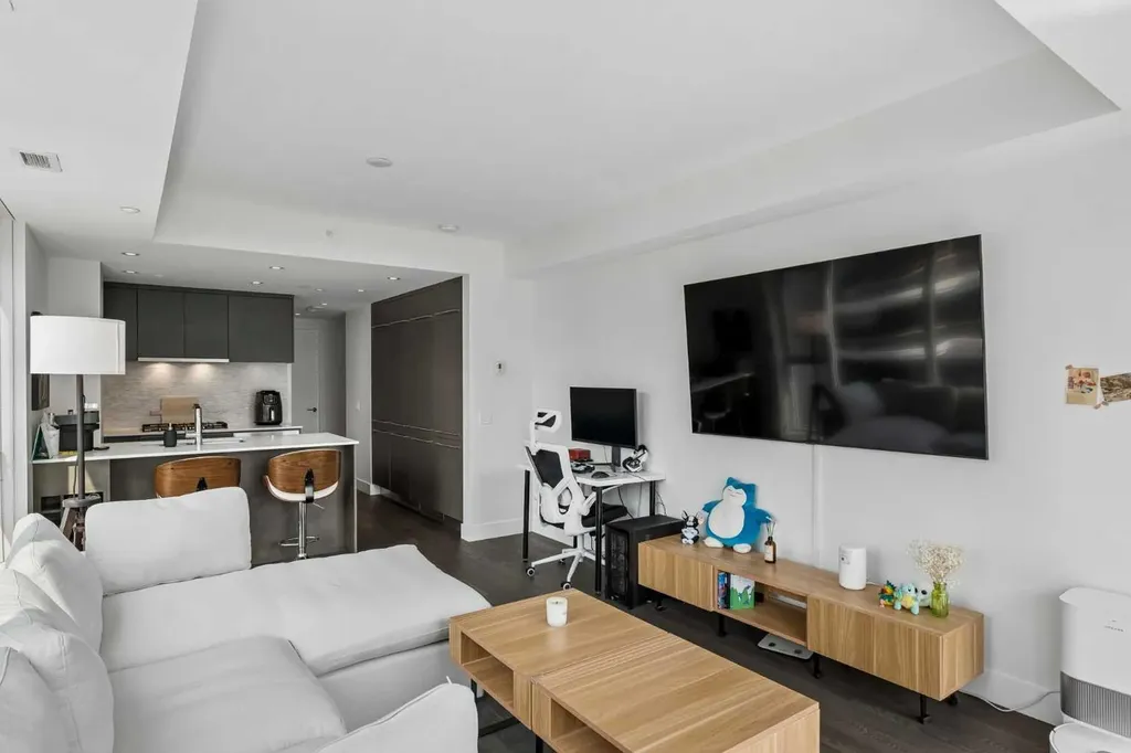 1025 5 Avenue SW Calgary AB T2P 1N4
