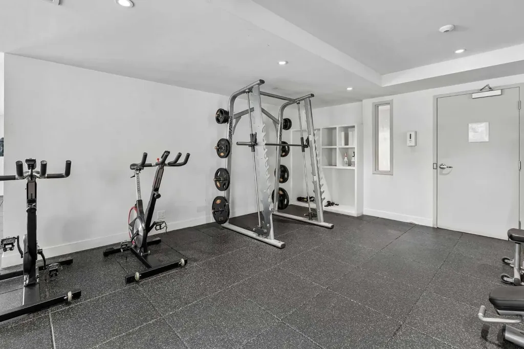 1025 5 Avenue SW Calgary AB T2P 1N4