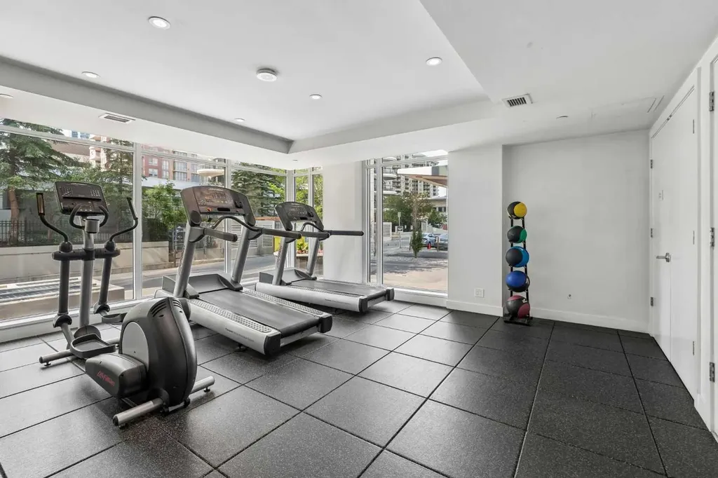 1025 5 Avenue SW Calgary AB T2P 1N4