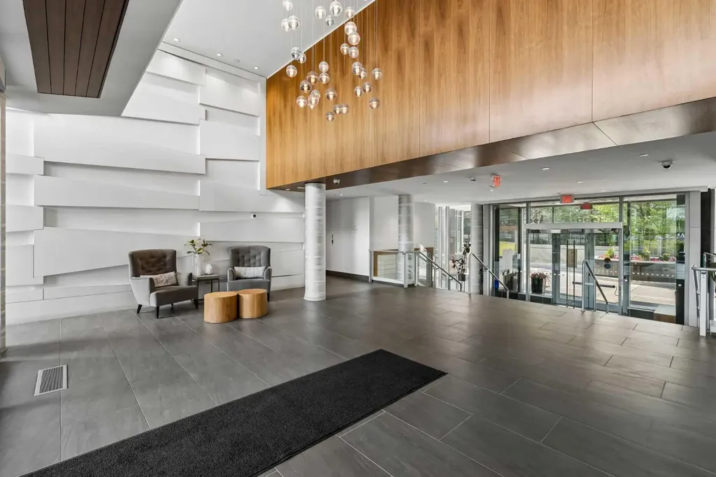 1025 5 Avenue SW Calgary AB T2P 1N4