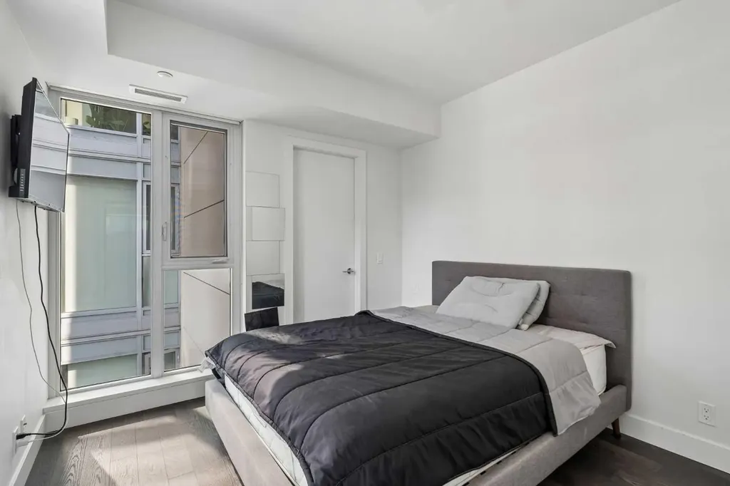 1025 5 Avenue SW Calgary AB T2P 1N4