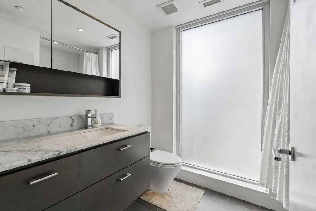 1025 5 Avenue SW Calgary AB T2P 1N4