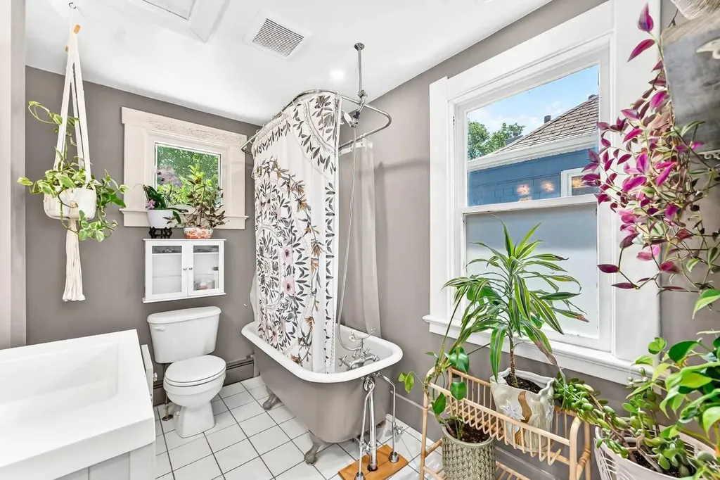 1402 5 Avenue S Lethbridge AB T1J 0V9