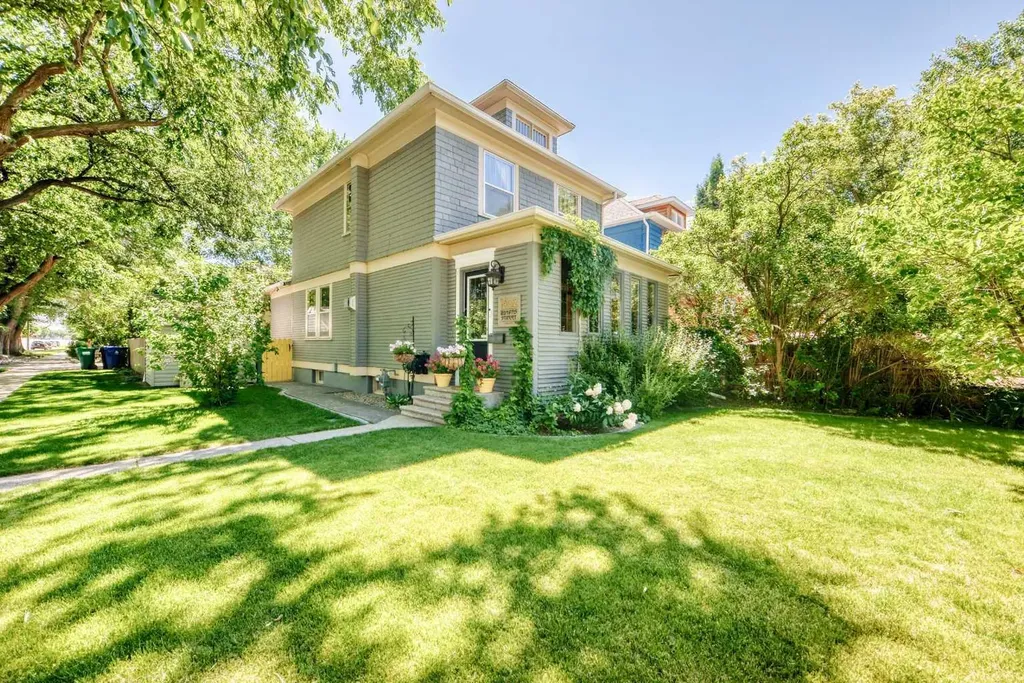 1402 5 Avenue S Lethbridge AB T1J 0V9