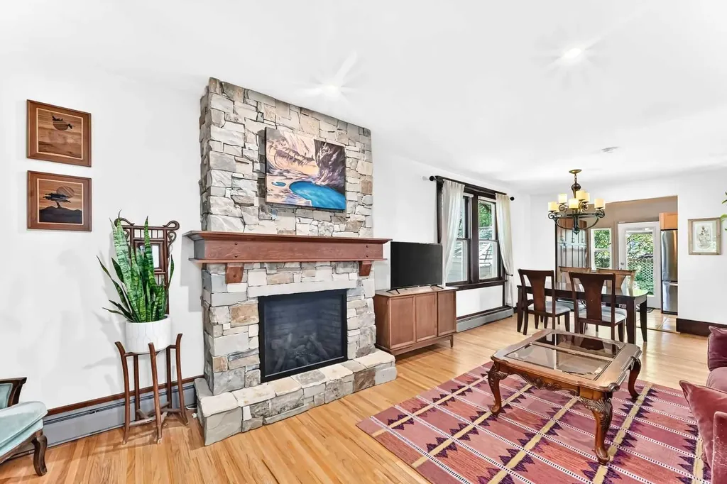 1402 5 Avenue S Lethbridge AB T1J 0V9
