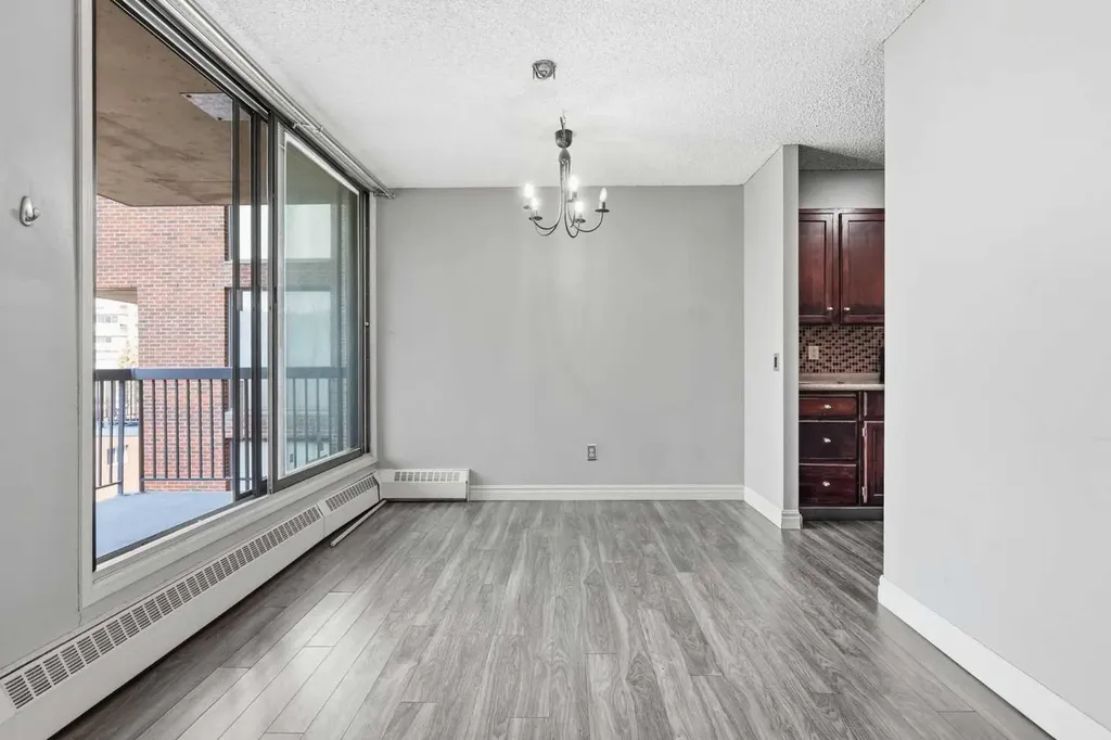 145 Point Drive NW Calgary AB T3B 4W1