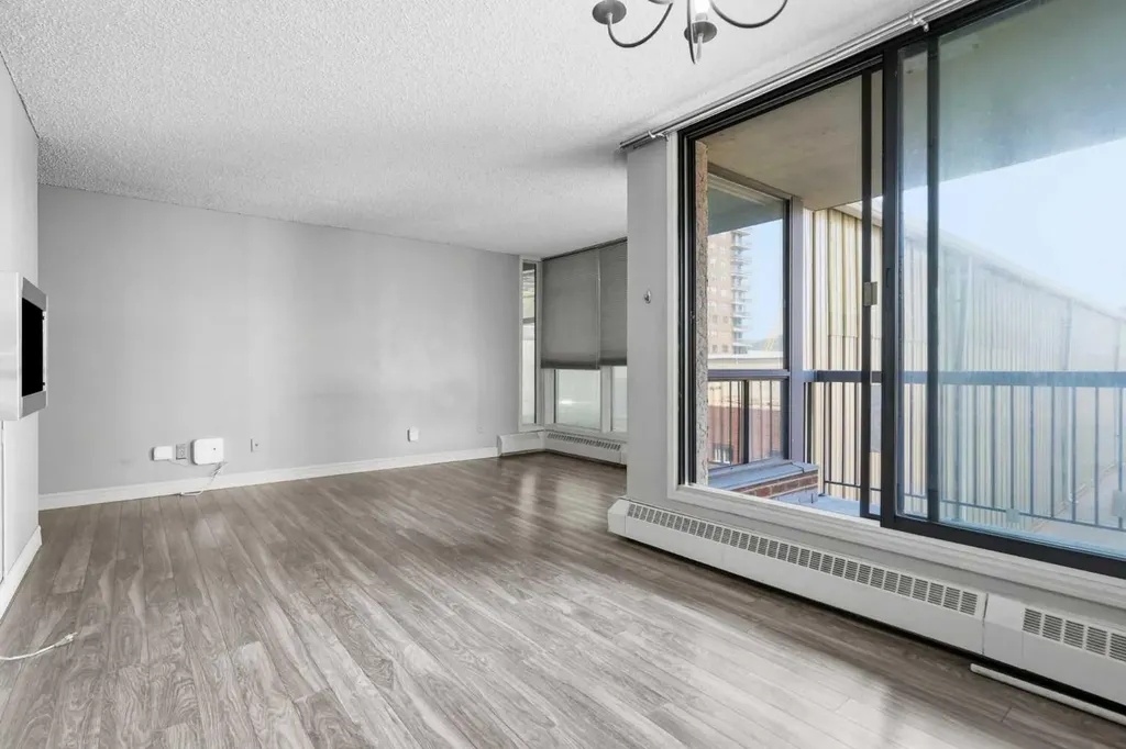 145 Point Drive NW Calgary AB T3B 4W1