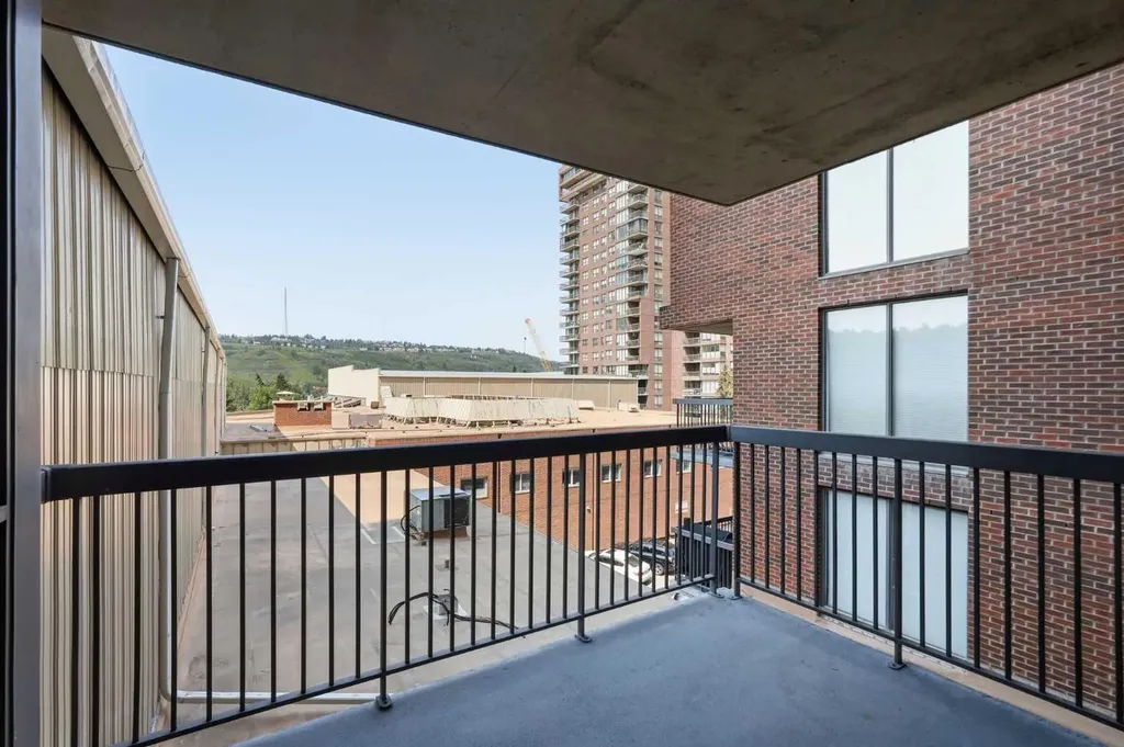 145 Point Drive NW Calgary AB T3B 4W1