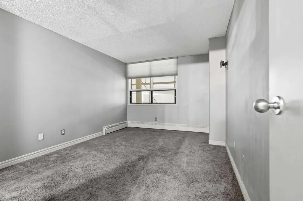 145 Point Drive NW Calgary AB T3B 4W1