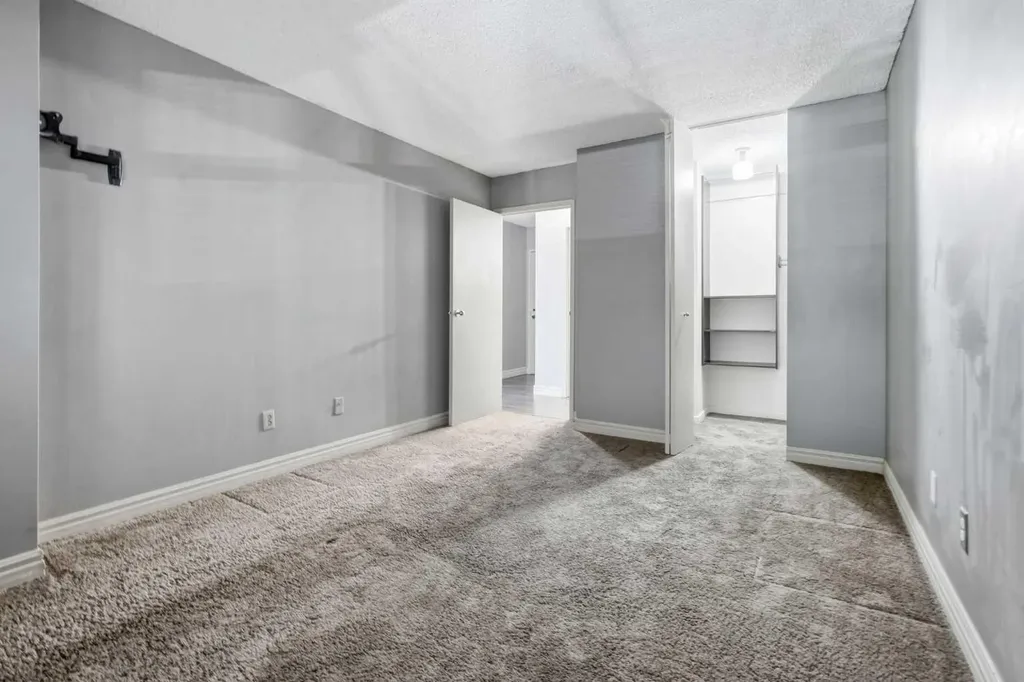 145 Point Drive NW Calgary AB T3B 4W1