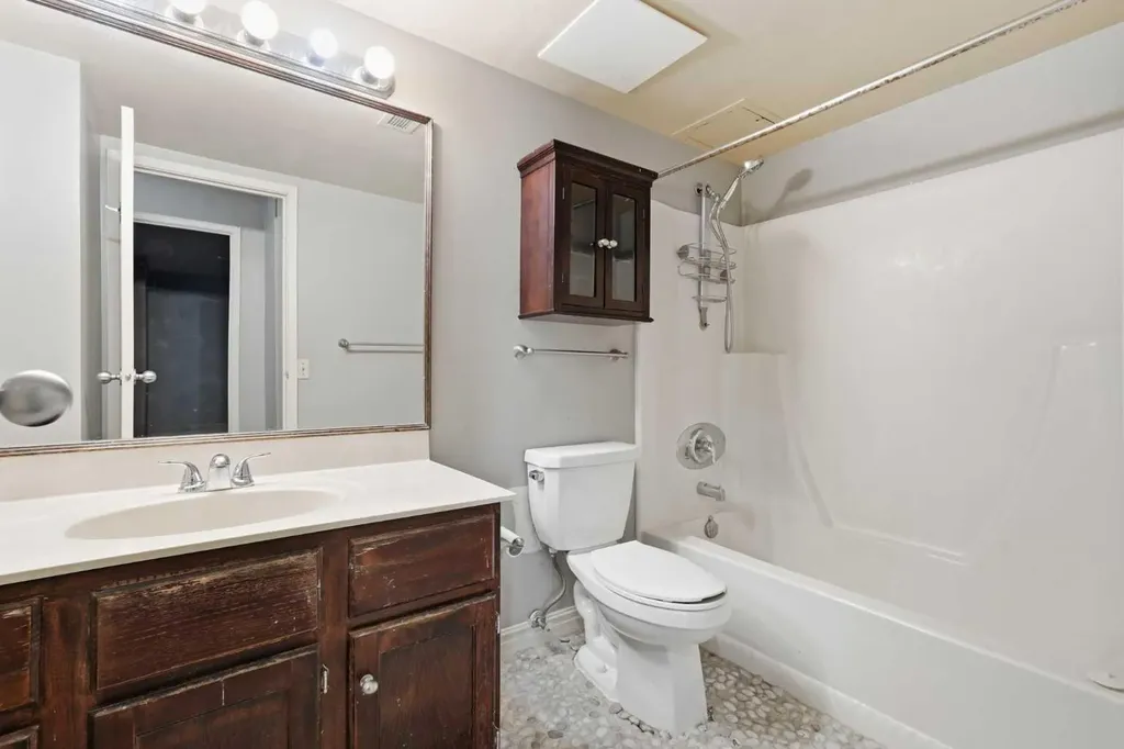 145 Point Drive NW Calgary AB T3B 4W1