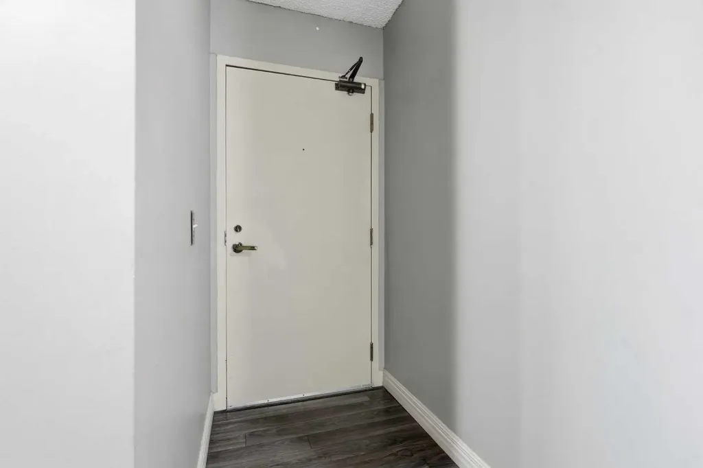 145 Point Drive NW Calgary AB T3B 4W1