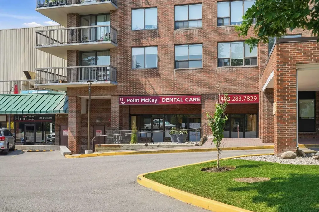 145 Point Drive NW Calgary AB T3B 4W1