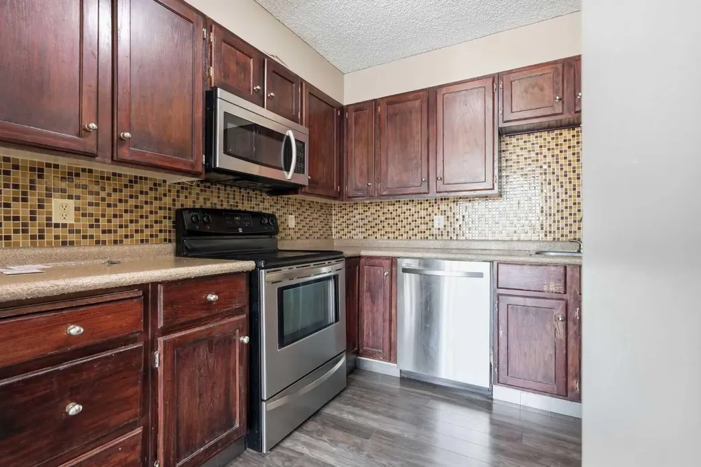 145 Point Drive NW Calgary AB T3B 4W1
