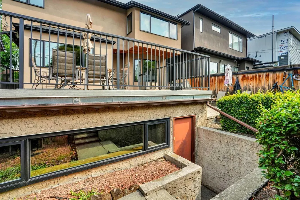 217 11 Avenue NE Calgary AB T2E 0Y9