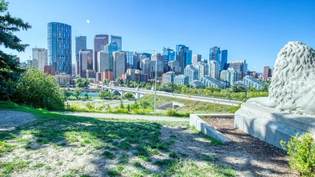 217 11 Avenue NE Calgary AB T2E 0Y9